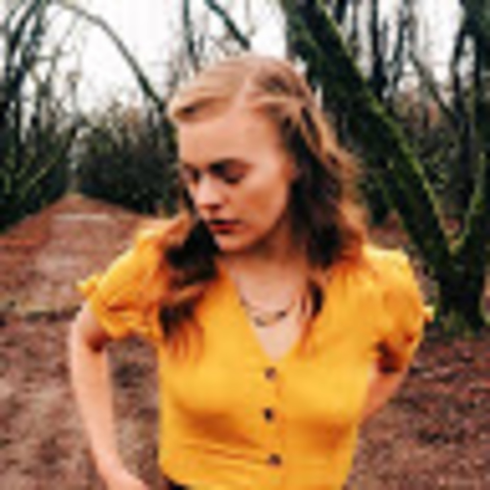 Meet your Posher, Caroline